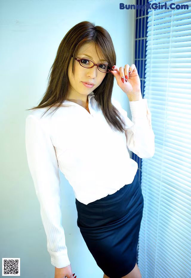 Mina Makihara - Dildo Handsup Pornpic